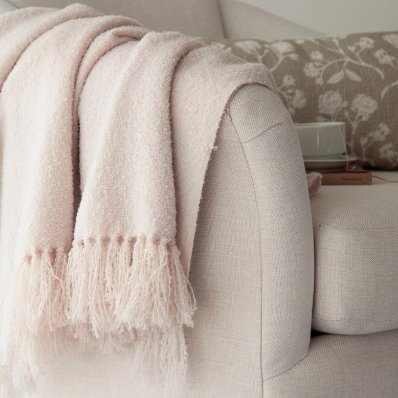 Lightweight Throw Blankets